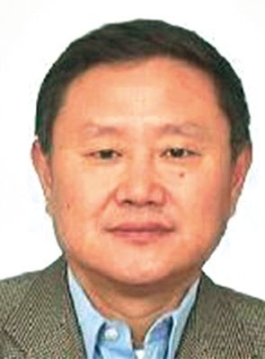 胡奉憲 現(xiàn)年60歲，外逃前任四川韻律實業(yè)發(fā)展公司總經(jīng)理、董事長，2009年11月逃往美國或澳大利亞。