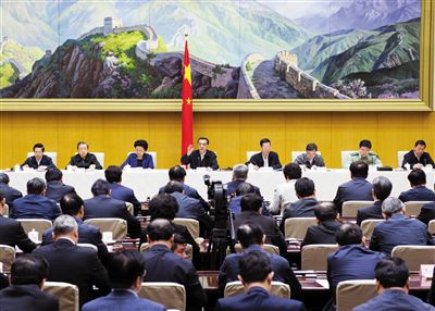 5月12日，國務(wù)院召開推進(jìn)簡政放權(quán)放管結(jié)合職能轉(zhuǎn)變工作電視電話會議，李克強(qiáng)總理發(fā)表講話。新華社記者