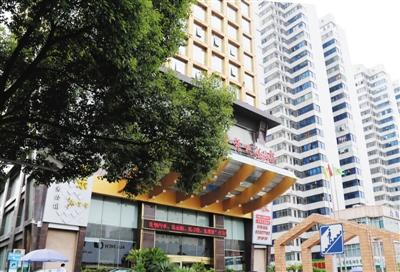 衡陽官員趙安民與之保持聯(lián)系，并邀約女子在這家酒店房間見面。