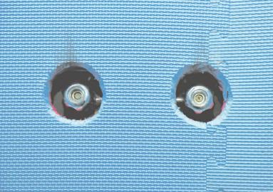 廁所內(nèi)所有的水龍頭開關(guān)都進(jìn)行了軟包。