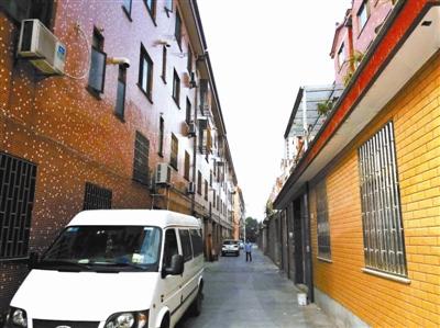 村民剛住新居遭拆遷 官員:配合城中村改造項(xiàng)目