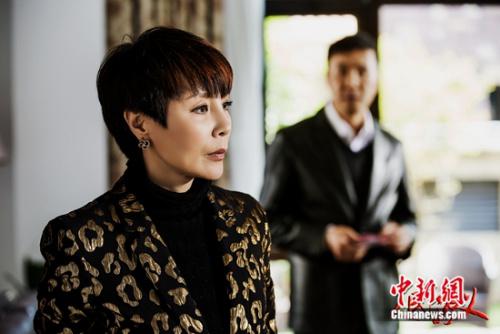 吳剛妻子岳秀清在劇中飾演李達(dá)康夫人歐陽(yáng)菁