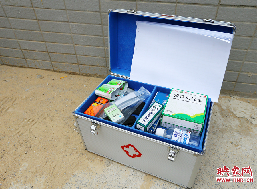 高溫天氣下，防暑藥品是必須準(zhǔn)備的