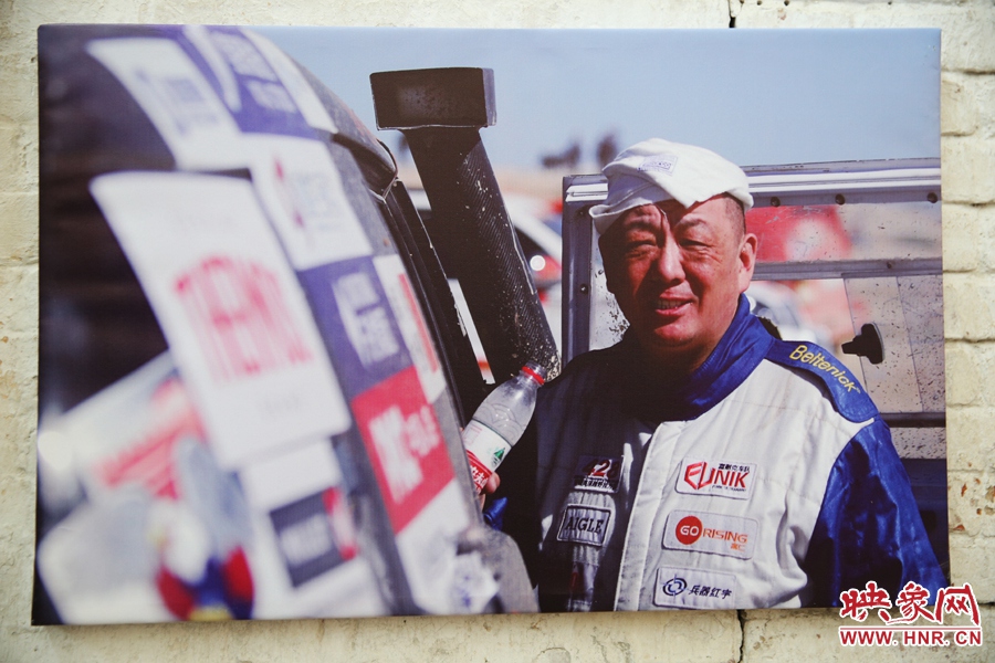 賽車的世界、更是男人的世界。圖為部分參展攝影作品。