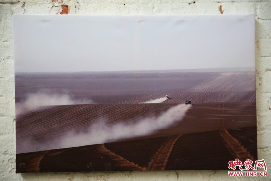 賽車的世界、更是男人的世界。圖為部分參展攝影作品。