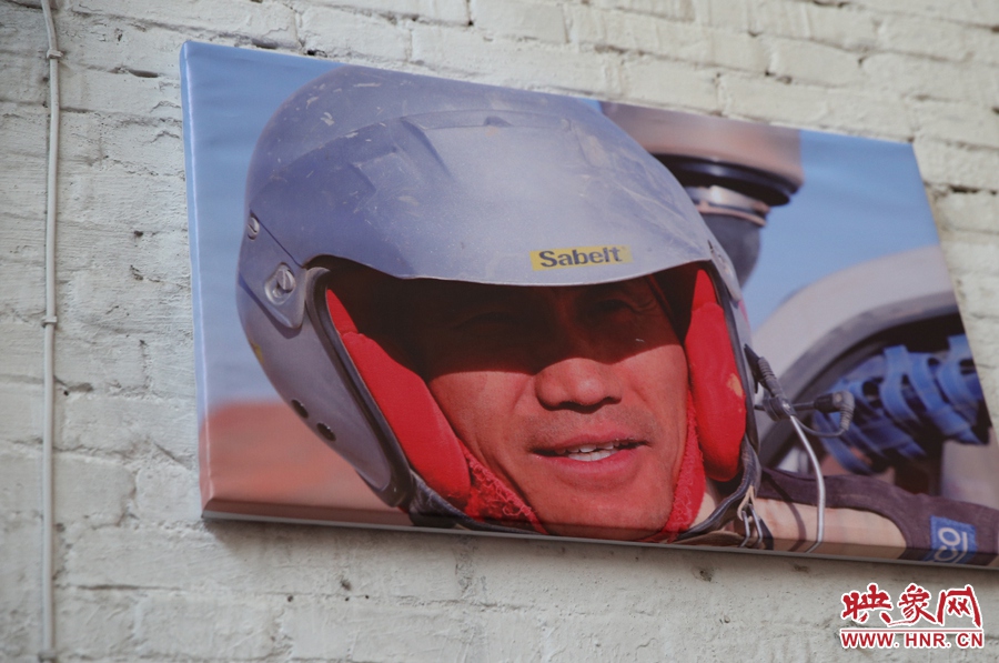 賽車的世界、更是男人的世界。圖為部分參展攝影作品。