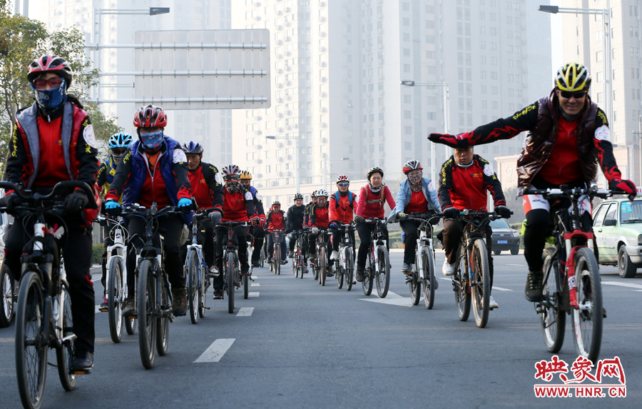 獻(xiàn)愛心、騎行天下，映象網(wǎng)騎行車友樂翻天