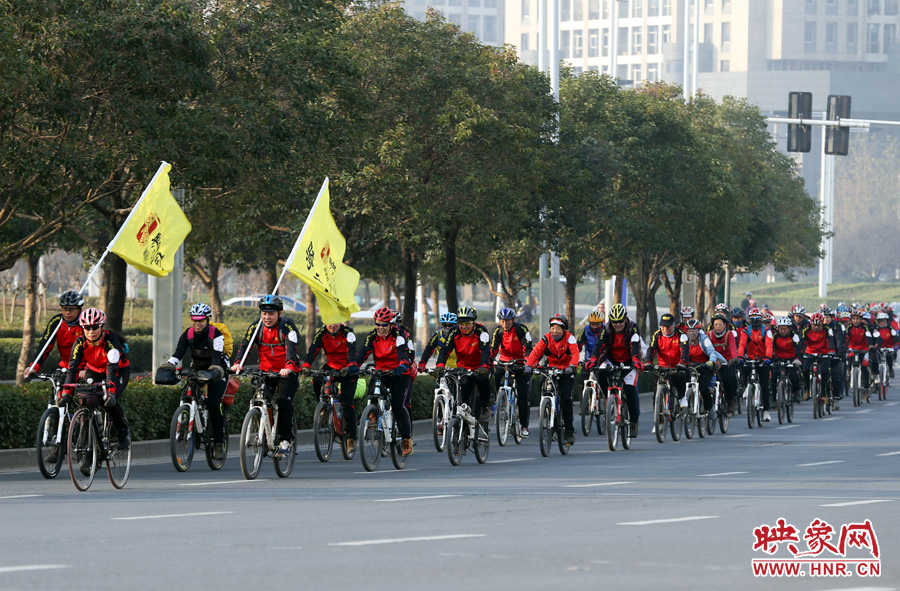 獻(xiàn)愛心、騎行天下，映象網(wǎng)騎行車友樂翻天