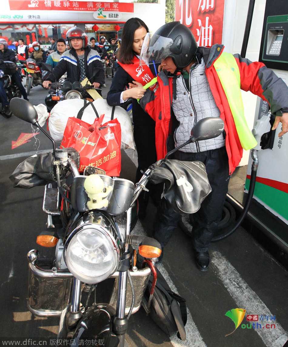 今年廣東、廣西兩省共193座中石化油站將為返鄉(xiāng)車主提供“6+X”免費服務，并將為1萬名“返鄉(xiāng)摩騎”免
