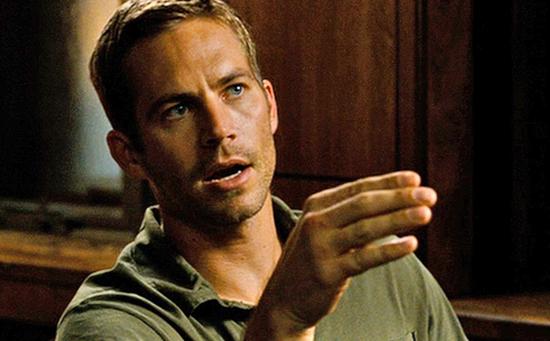 為了讓多姆重獲自由，布萊恩與FBI達(dá)成協(xié)議