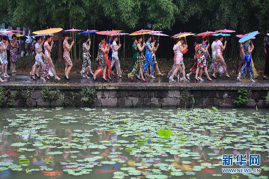 15萬人同秀旗袍 展現中國服飾之美