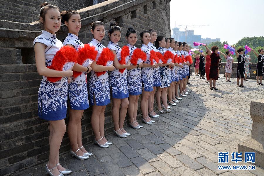 15萬人同秀旗袍 展現中國服飾之美