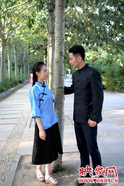 輕輕的凝視，勝卻了千言萬語。