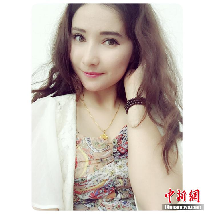 新疆兵團女民警生活照走紅網(wǎng)絡 被譽“最美警花”