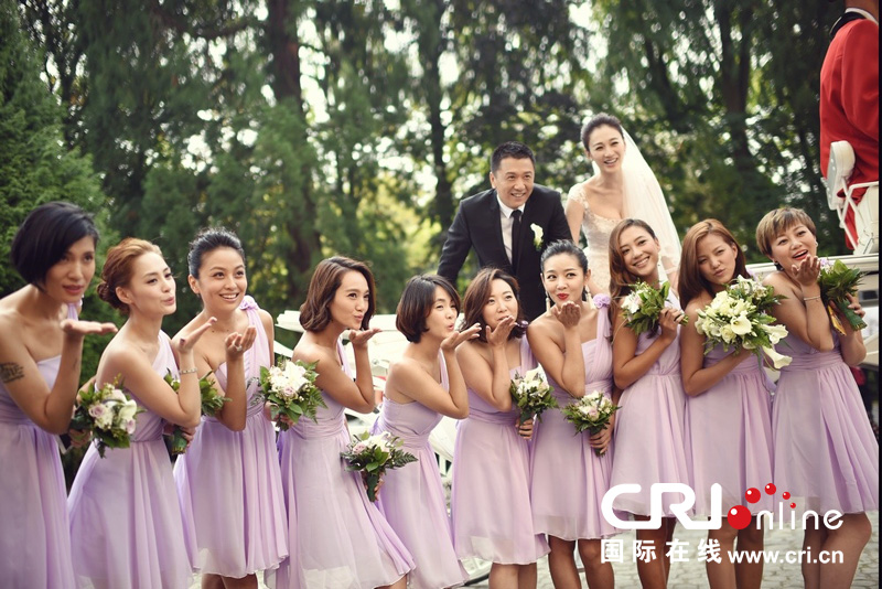 李小冉比利時(shí)辦婚禮 朱丹、鐘欣潼、應(yīng)采兒做伴娘