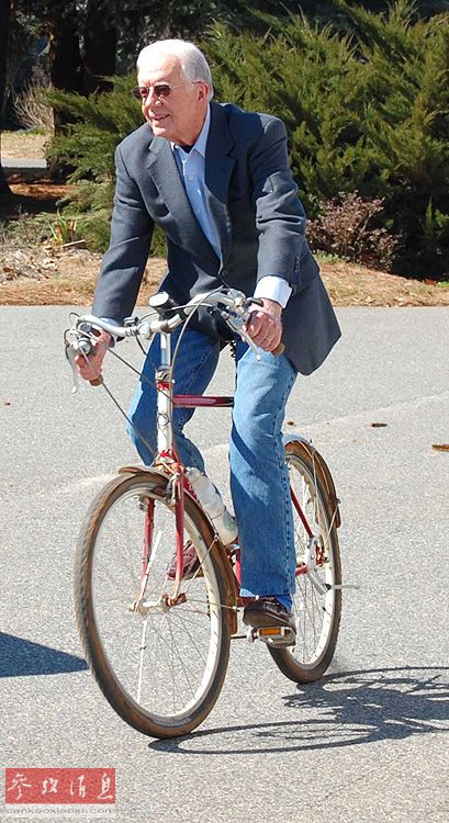 各國領導人退休后都干啥？小布什刷盤布朗教書