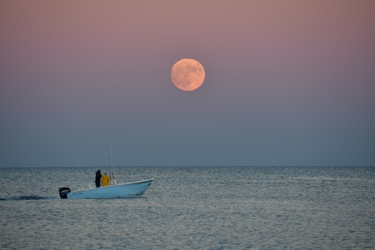68年來最大！今晚夜空上演超級月亮