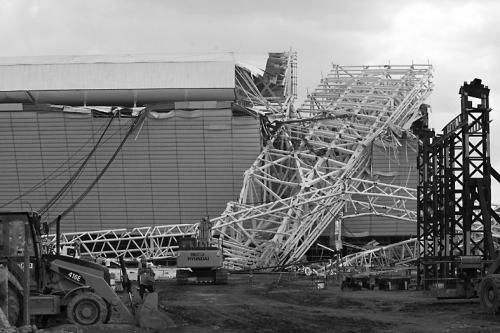 圣保羅市伊塔蓋拉球場(chǎng)坍塌現(xiàn)場(chǎng)。