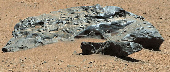 “好奇號(hào)”火星車首次在火星上發(fā)現(xiàn)巨大隕鐵(圖)