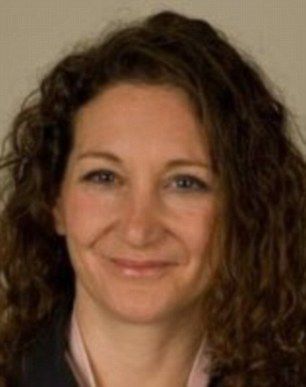 世衛(wèi)組織流感專家芒福德博士指出，H5N8病毒有可能會傳染給人。