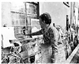 老人家中被盜四次，因而如此來保護(hù)自己