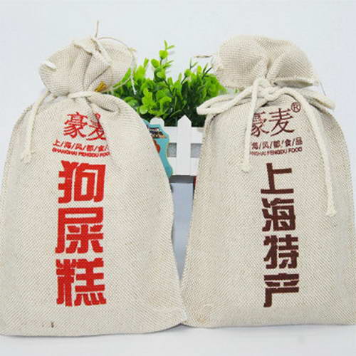 上海某公司推出的一款名為“狗屎糕”的產(chǎn)品引來不少質(zhì)疑。