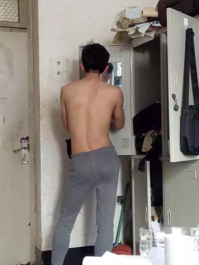 這個學(xué)校的男生宿舍火了！女同學(xué)都喊著要嫁