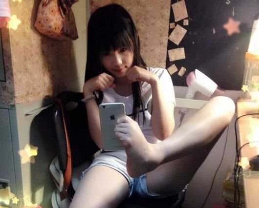 妹子們每周花至少五小時(shí)自拍，到底是為啥？