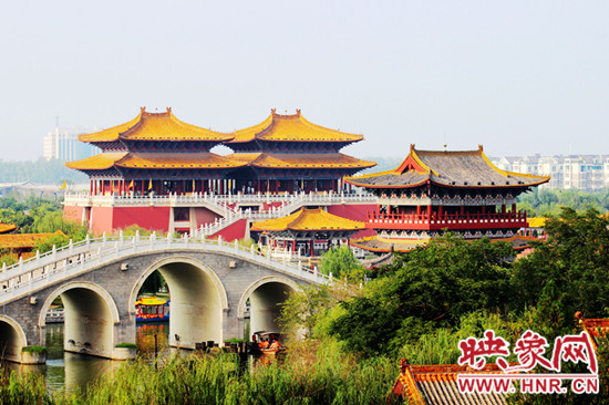 美不勝收 爬山、游園、賞奇觀（組圖）