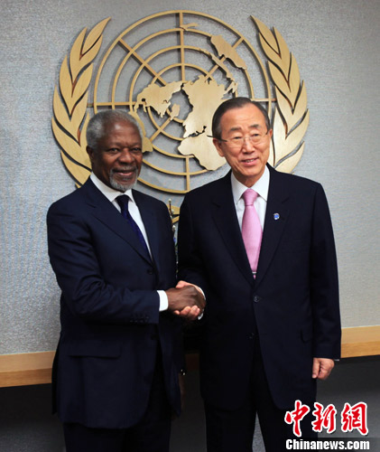 當?shù)貢r間2月29日，前任聯(lián)合國秘書長科菲·安南抵達紐約聯(lián)合國總部，與現(xiàn)任聯(lián)合國秘書長潘基文就敘利亞問