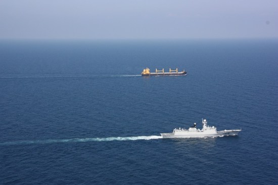 中國第13批護(hù)航編隊(duì)抵達(dá)吉布提開始首次補(bǔ)給