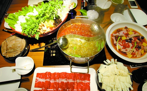 山西火鍋店爆炸事件后，鄭州用電磁爐的火鍋店生意火爆。