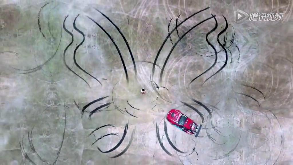 真人版“藤原拓海”繞美女飄移輪印畫(huà)蝴蝶