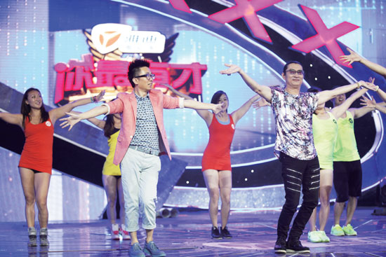 《你最有才》舞臺(tái)上評(píng)委耍得很開(kāi)心