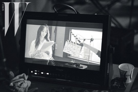 Krystal主演短片《聽我的歌》劇照