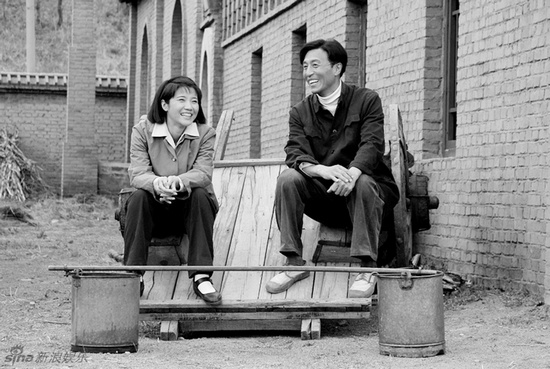 焦裕祿的妻子從縣委伙房借了小半桶水，焦裕祿說，這水是炊事員走四五里路擔(dān)來的，你這算剝削 《電視劇》焦