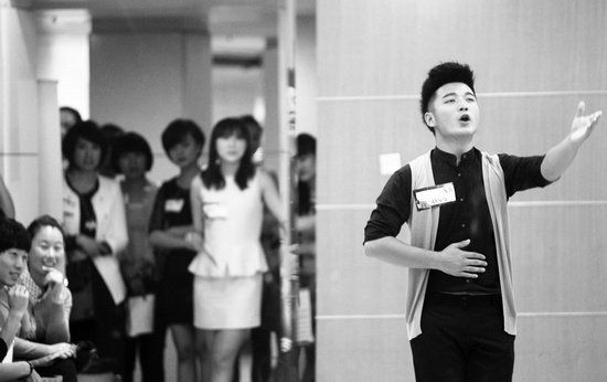 面試處，選手進(jìn)行才藝展示