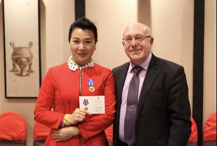 演出代表團(tuán)團(tuán)長、河南豫劇院黨委書記 汪荃珍