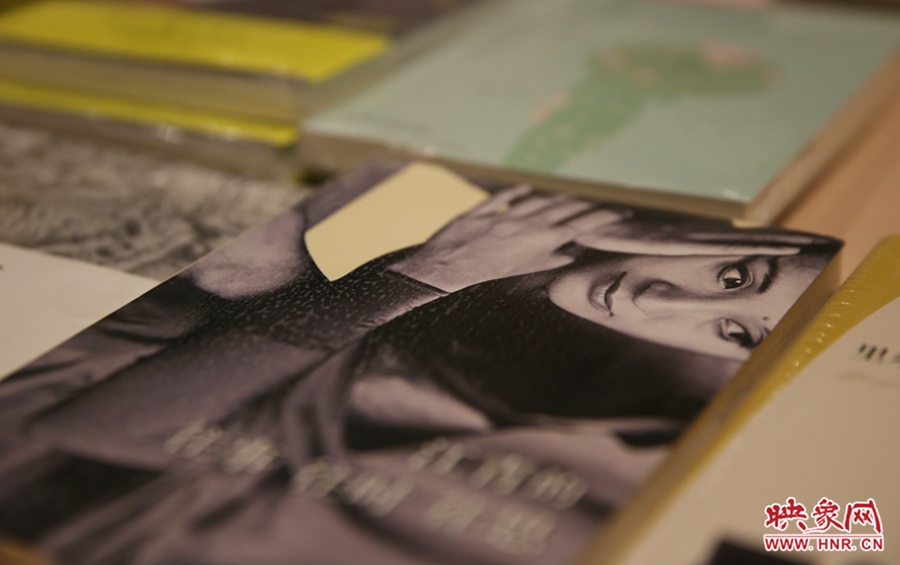 書店內(nèi)的書。