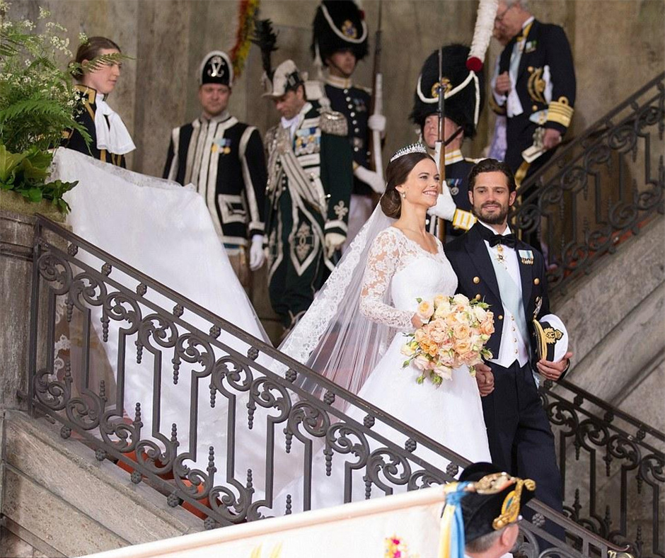 現(xiàn)實版“灰姑娘”！瑞典王子迎娶比基尼女模