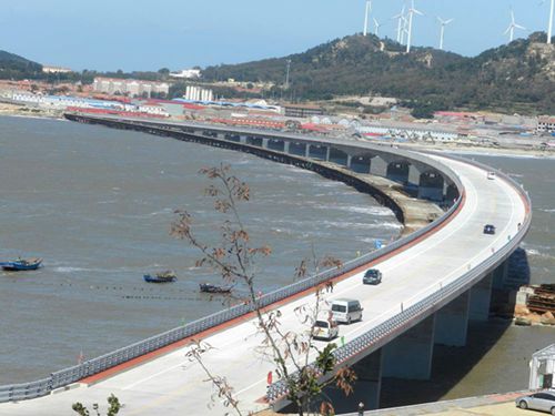 山東首座海島跨海大橋建成通車。（資料圖）