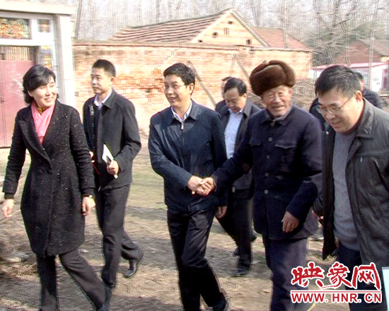 金冬江、李萬順、吳文立一行赴正陽縣慰問