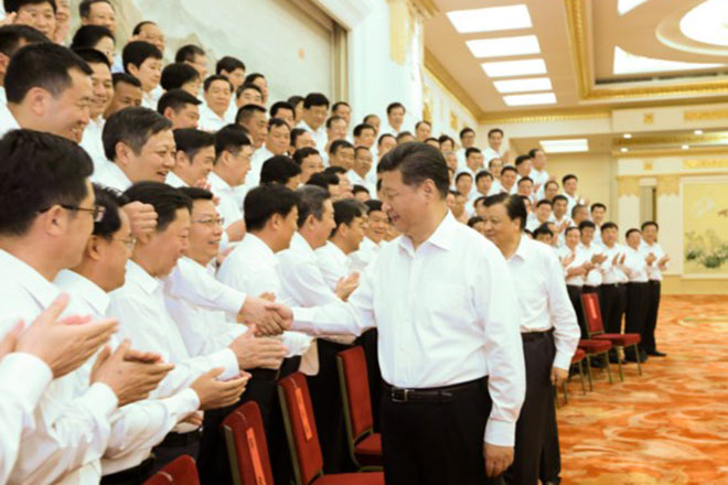 6月30日，黨和國(guó)家領(lǐng)導(dǎo)人習(xí)近平、劉云山等在北京人民大會(huì)堂會(huì)見(jiàn)全國(guó)優(yōu)秀縣委書(shū)記。